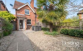 Stunning Character House In The Centre Of Henley